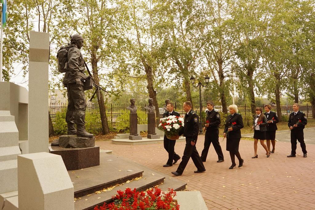 Уральский филиал Минтранса почтил память жертв терактов и бойцов спецподразделений